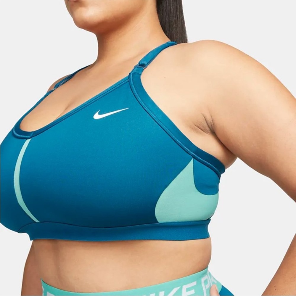 Nike Indy Women's Light-Support Padded V-Neck Sports Bra 2x